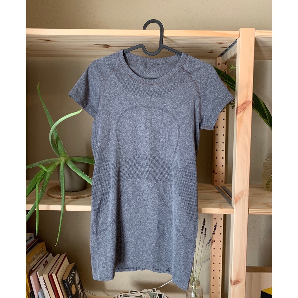 Lululemon Grey Short Sleeve T-shirt